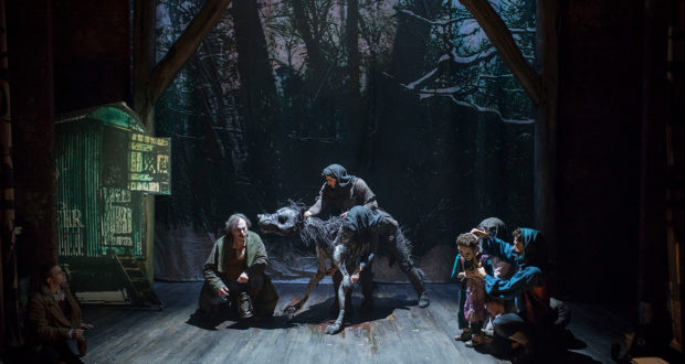 Wolf puppetry in 'The Grinning Man' at Trafalgar Studios (Photo by Helen Maybanks)